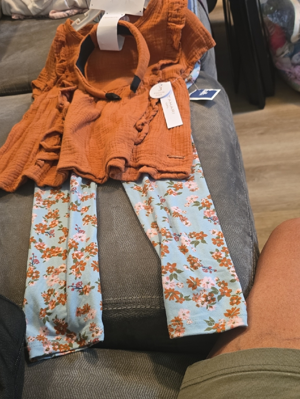 Tahari Blue Floral Girls Leggings with Rust Top